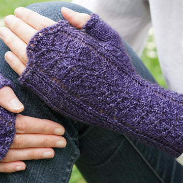 Meadow Queen Mitts