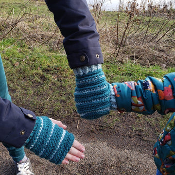 Mini and Me Mitten