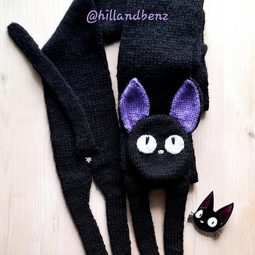 Jiji Manga cat scarf
