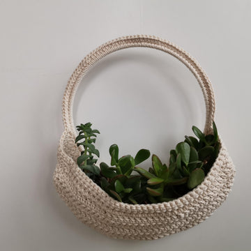 Hanging planters baskets