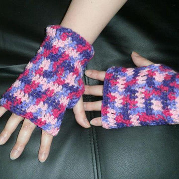 Fingerless Gloves with Anatomical Thumb