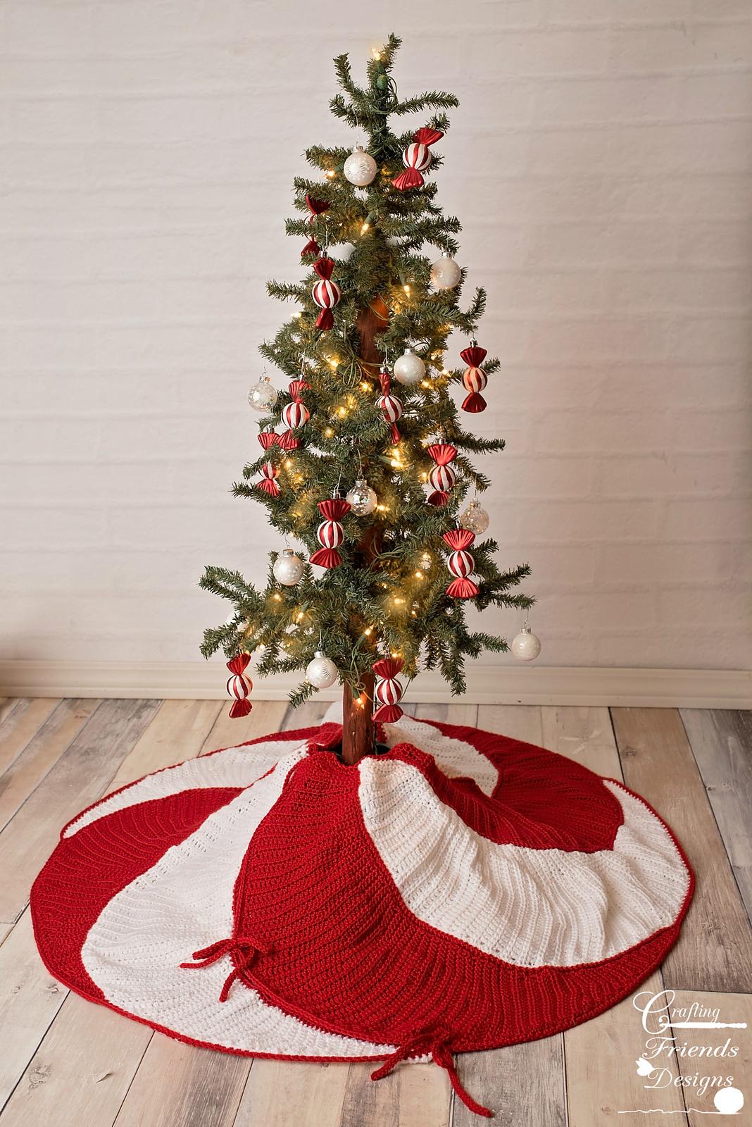 Peppermint Swirl Christmas Tree Skirt