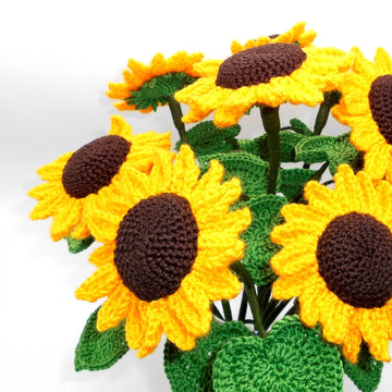 Sunflowers - simple from scraps of yarn