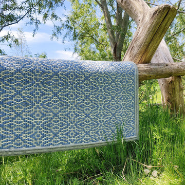 Blue Arabesque blanket