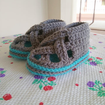 Criss-cross Sandals
