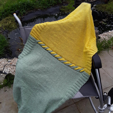 Twisted cable blanket
