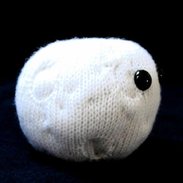 Little amigurumi moon