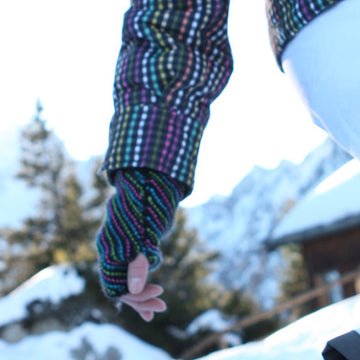 Siera Negra Wrist Warmers in Regia 6 Ply Active