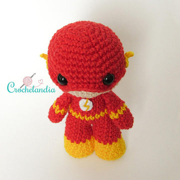 The Flash amigurumi doll - crochet pattern by Crochelandia