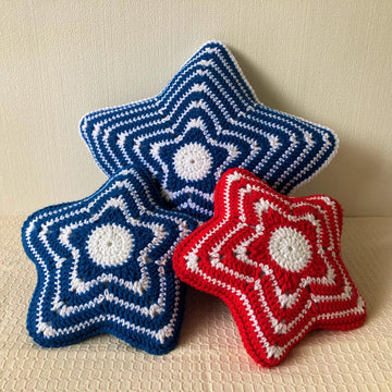 Large star cushion by HueLaVive