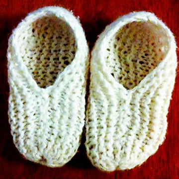 Easy Garter Stitch Booties for Everyone