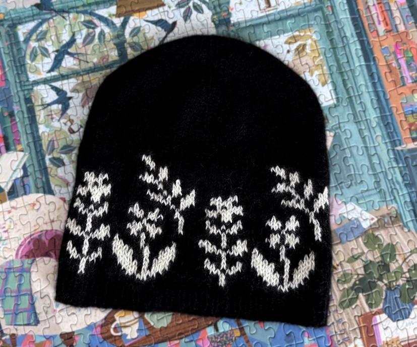 Averie hat