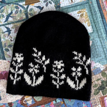 Averie hat