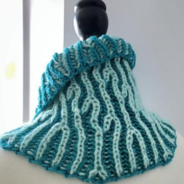 Victoria cowl