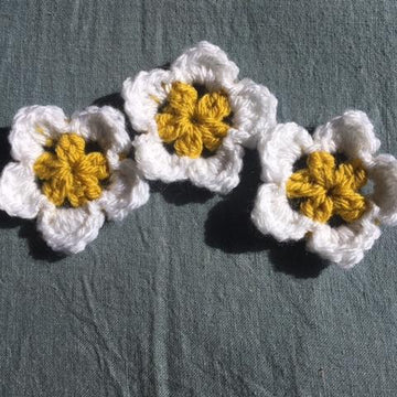 Daisy chain head band