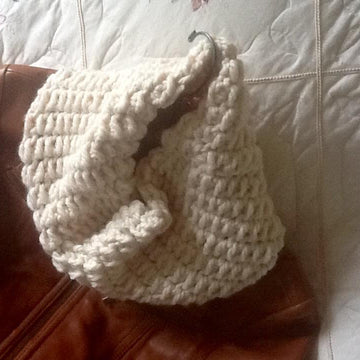 WHITE SHELL CROCHETED COWL