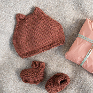 Hush Bootees in Rowan Baby Cashsoft Merino (EN) - RB002-00011-ENP - Downloadable PDF
