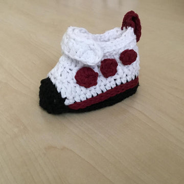 Sporty Baby Bootie & Hat Set N 233