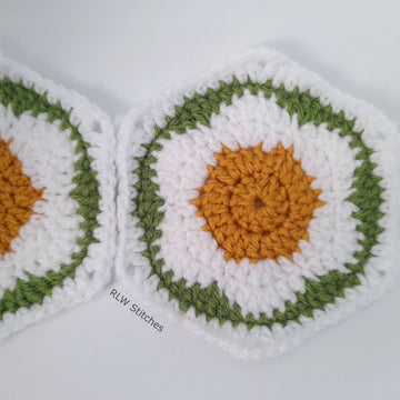 Retro Daisy motifs