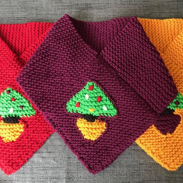 Christmas Tree Triangular Scarf in Lang Merino 70