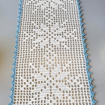 Snowflake Table Runner