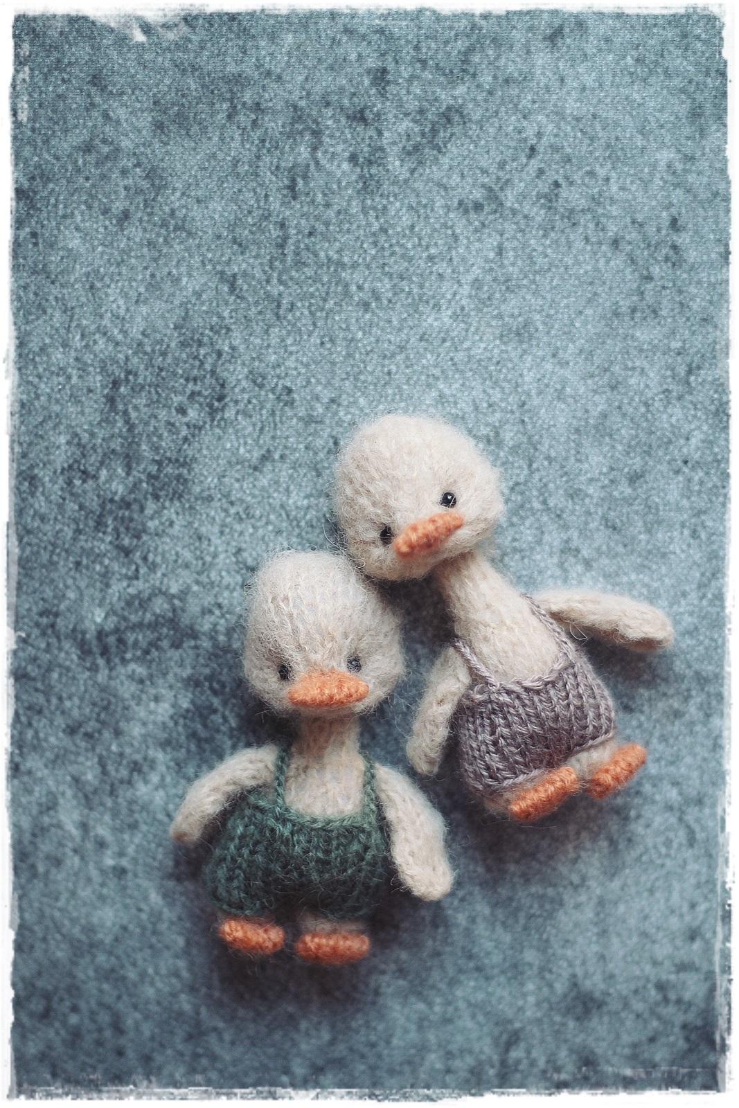 GOOSE Knitting Pattern PDF, Flat Knitted gooseling, Tiny knit tutorial