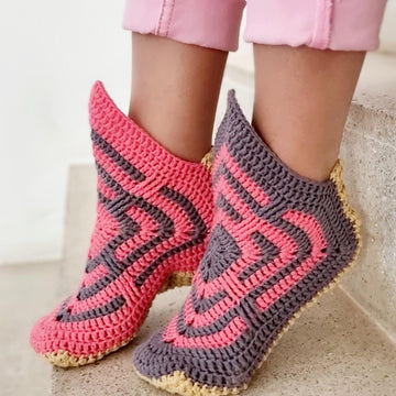 Cozy crochet slippers socks for adults and kids pattern S15
