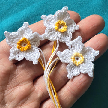 Daffodil flower pattern