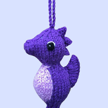 Mobile: clownfish whale jellyfish shell seahorse