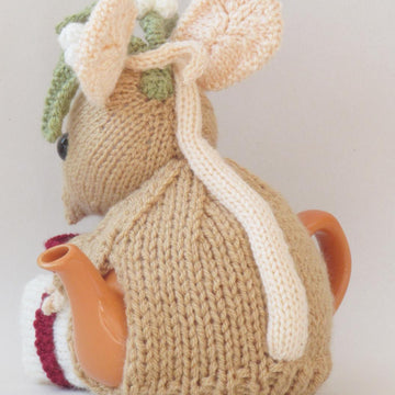 Christmas Mistletoe Mouse Tea Cosy