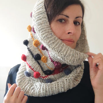 Lanterns knit cowl with bobbles