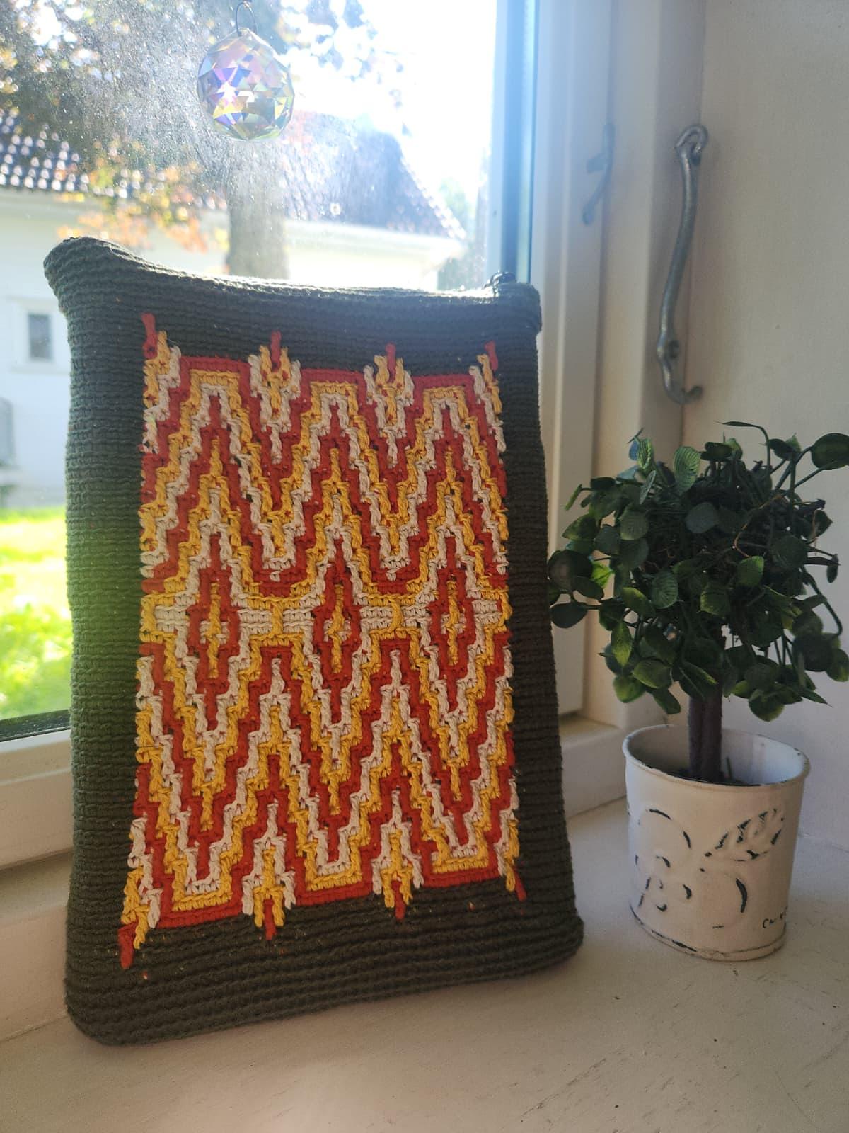 Reflection Tablet Bag