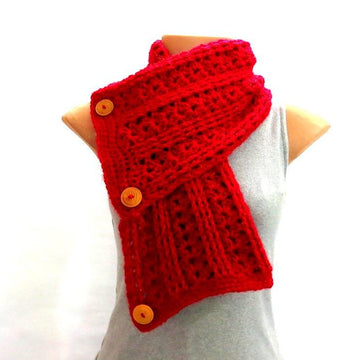 Ribbed buttoned scarf