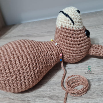 Harrold the Horse - US Terminology - Amigurumi