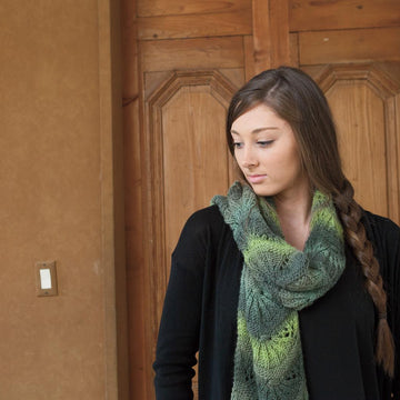 Symmetrical Scallops Scarf
