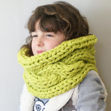 Chunky Knit Twisted Cable Cowl (cowl002)