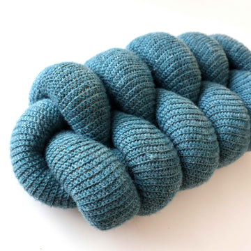 Knot pillow Brina