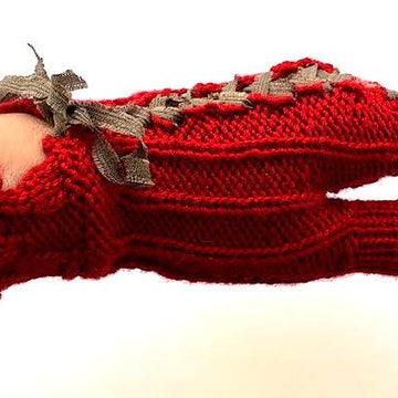 Laces mittens