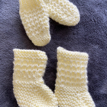 Lark Unisex Baby Set Knitting Pattern 3-18 months approx