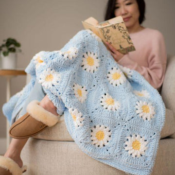 Plush Daisy Blanket