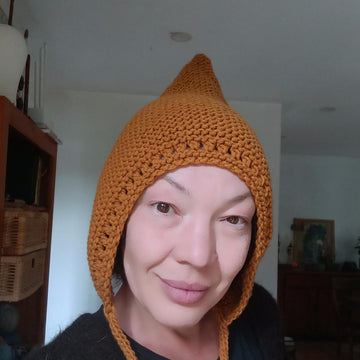 Wonga Garter Bonnet
