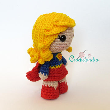 Supergirl amigurumi doll - crochet pattern by Crochelandia