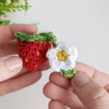 Crochet strawberry pattern, easy crochet keychain NO SEW pattern