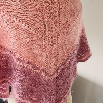 Moira Rose shawl