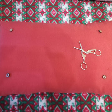 Knitting pattern Interchangeable pillow panels to decorate your home for Christmas.