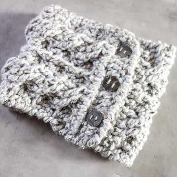 026-Buttonned chunky cowl