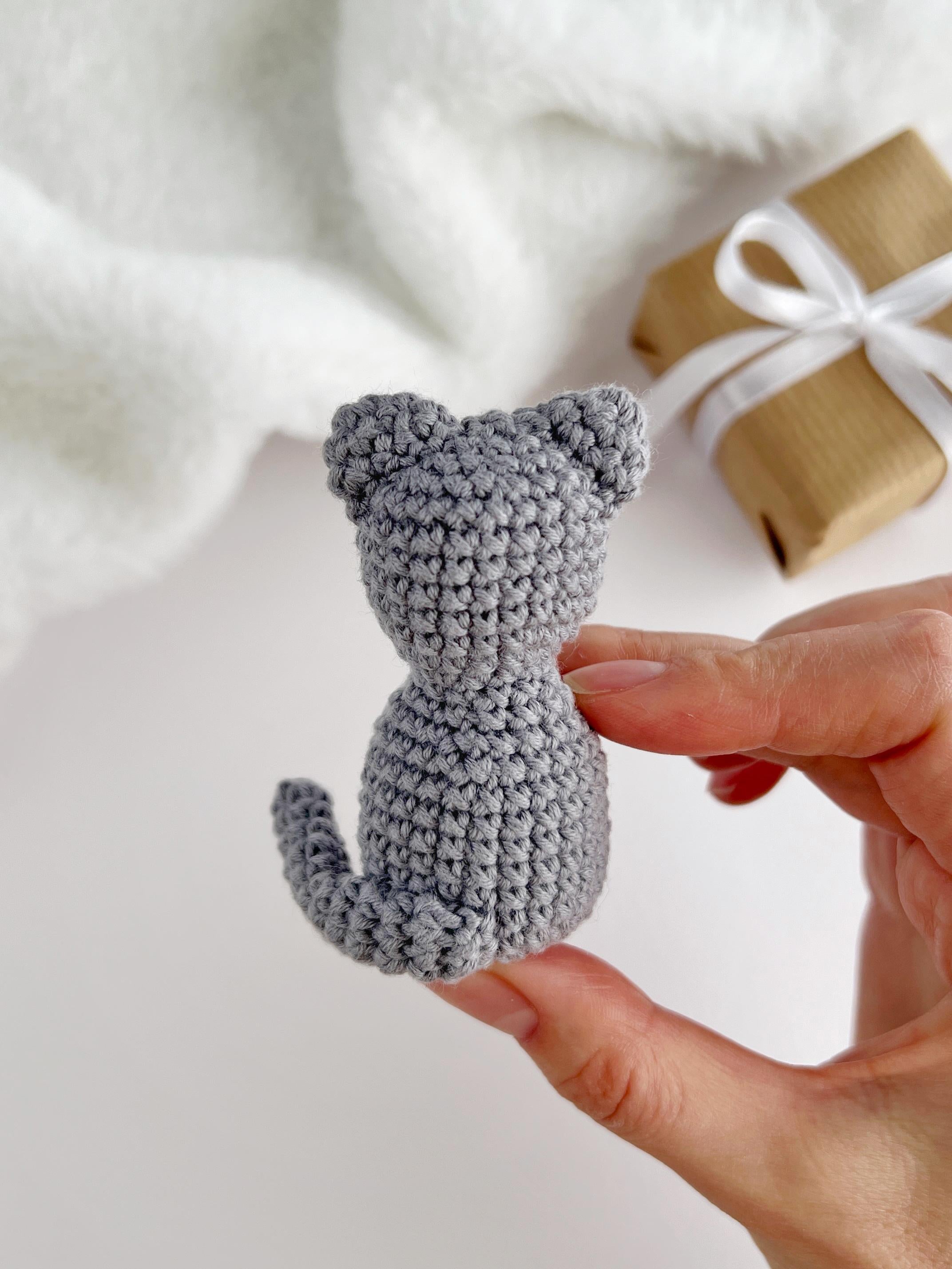 Mini crochet cat pattern Amigurumi keyring