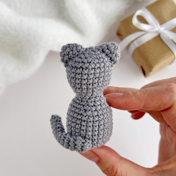 Mini crochet cat pattern Amigurumi keyring