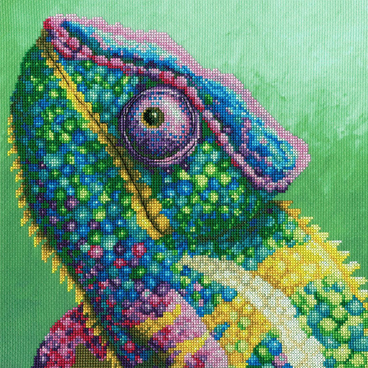 Bothy Threads Illusion Cross Stitch Kit - 26 x 26cm