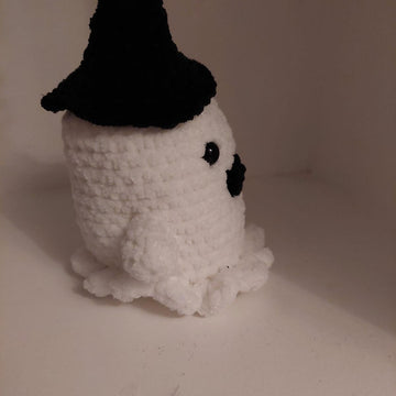 Ghost with witch hat